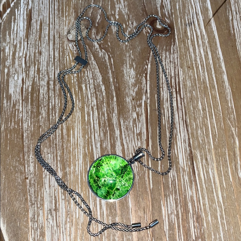 Gem Joy Green Pendant Necklace - Picture 2 of 6